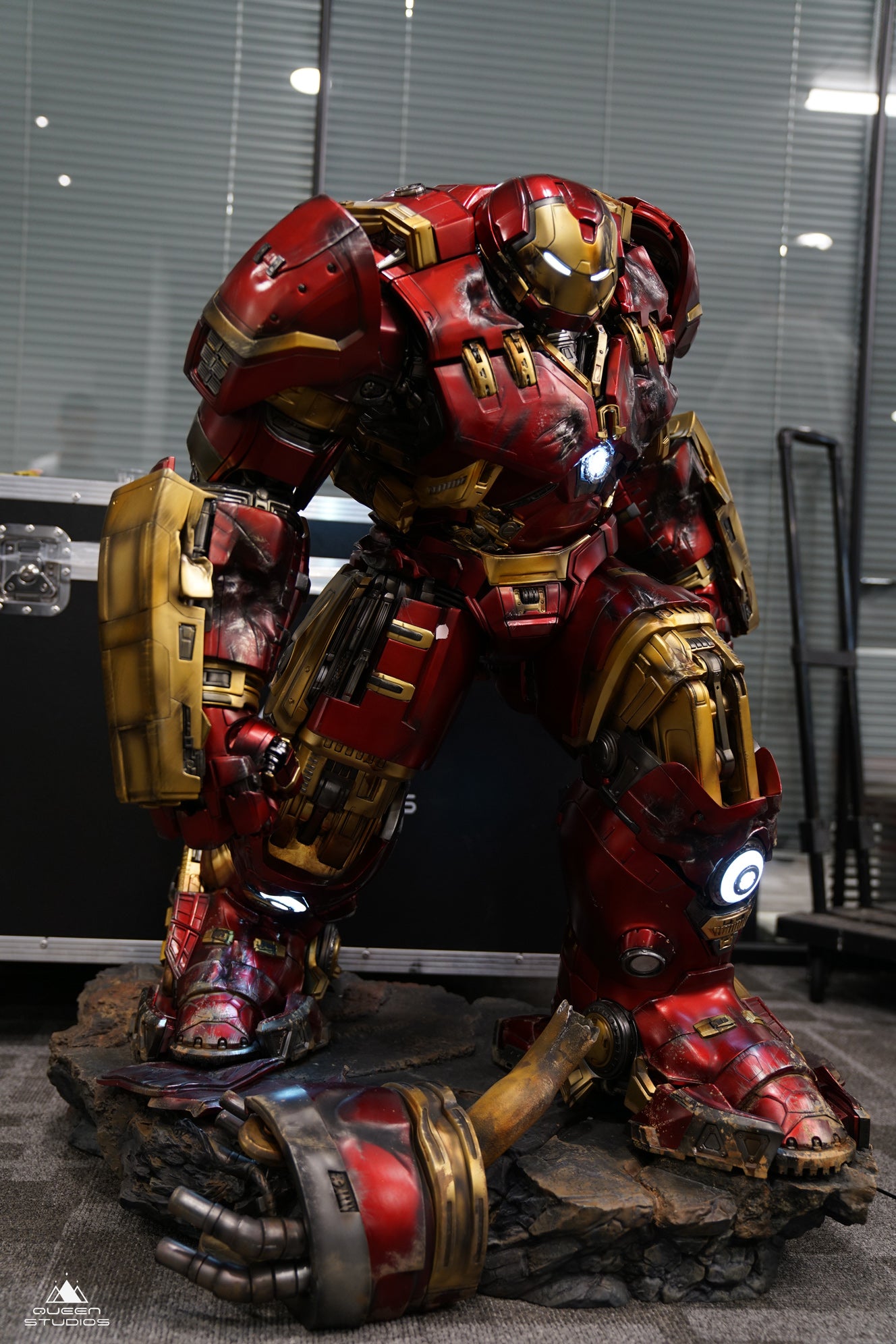 Queen Studios Iron Man Mark 44 Hulkbuster 1/4 Scale Statue 