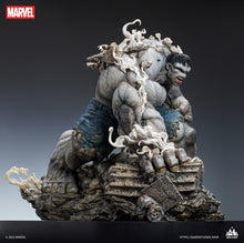Queen Studios Hulk (Grey) 1/4 Scale Statue